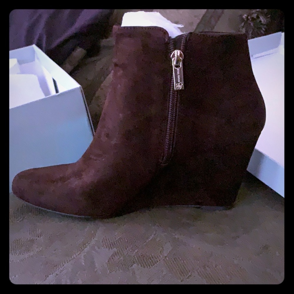 Jessica Simpson brown suede bootie